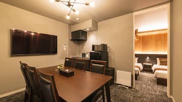 Superior G Non-Smoking | Desk, free WiFi