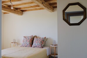 2 chambres, fer et planche à repasser, Wi-Fi gratuit, draps fournis