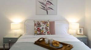 3 chambres, fer et planche à repasser, Wi-Fi, draps fournis