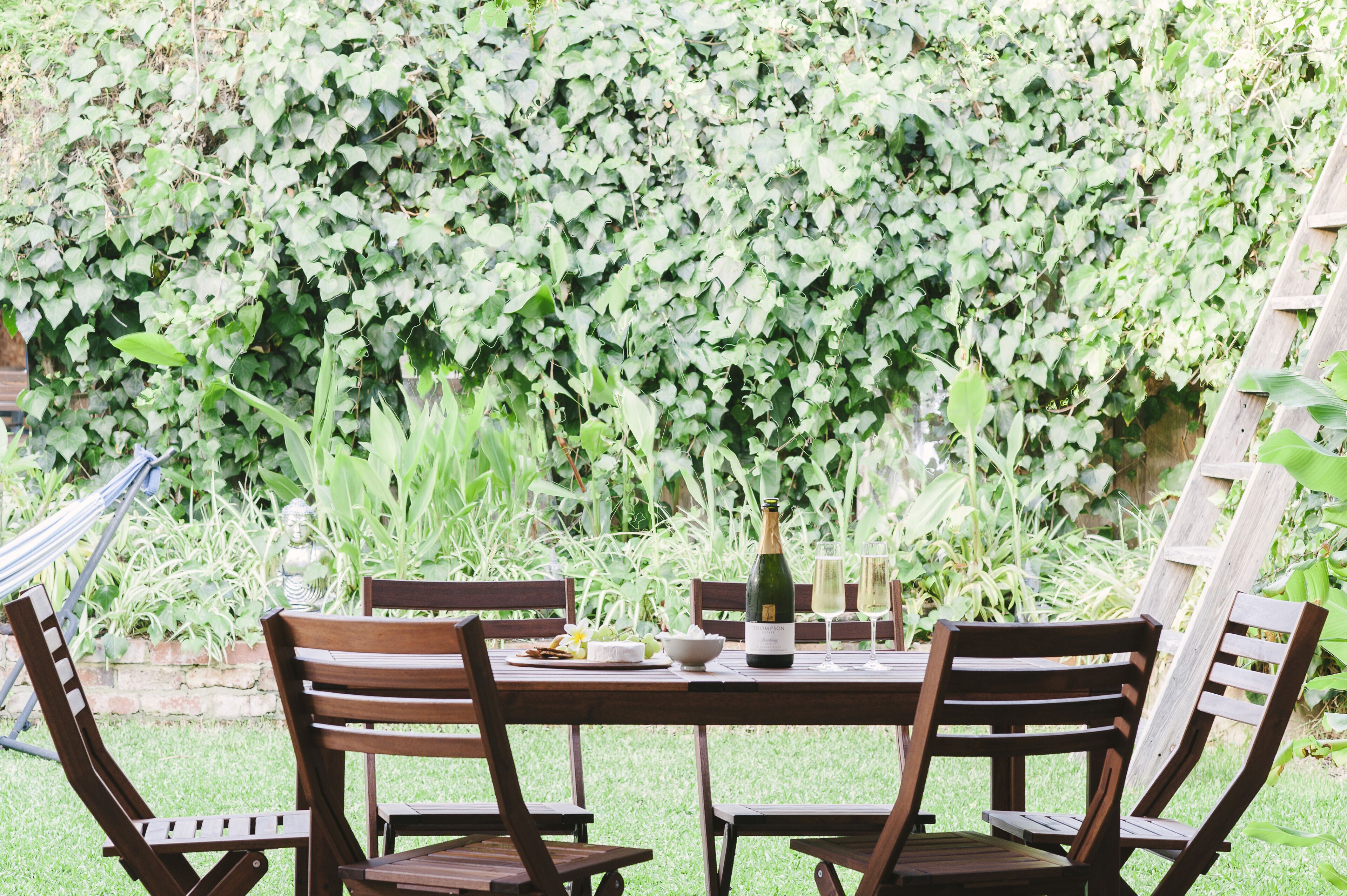 Character Loft House- walk to the beach and cafes — image 24