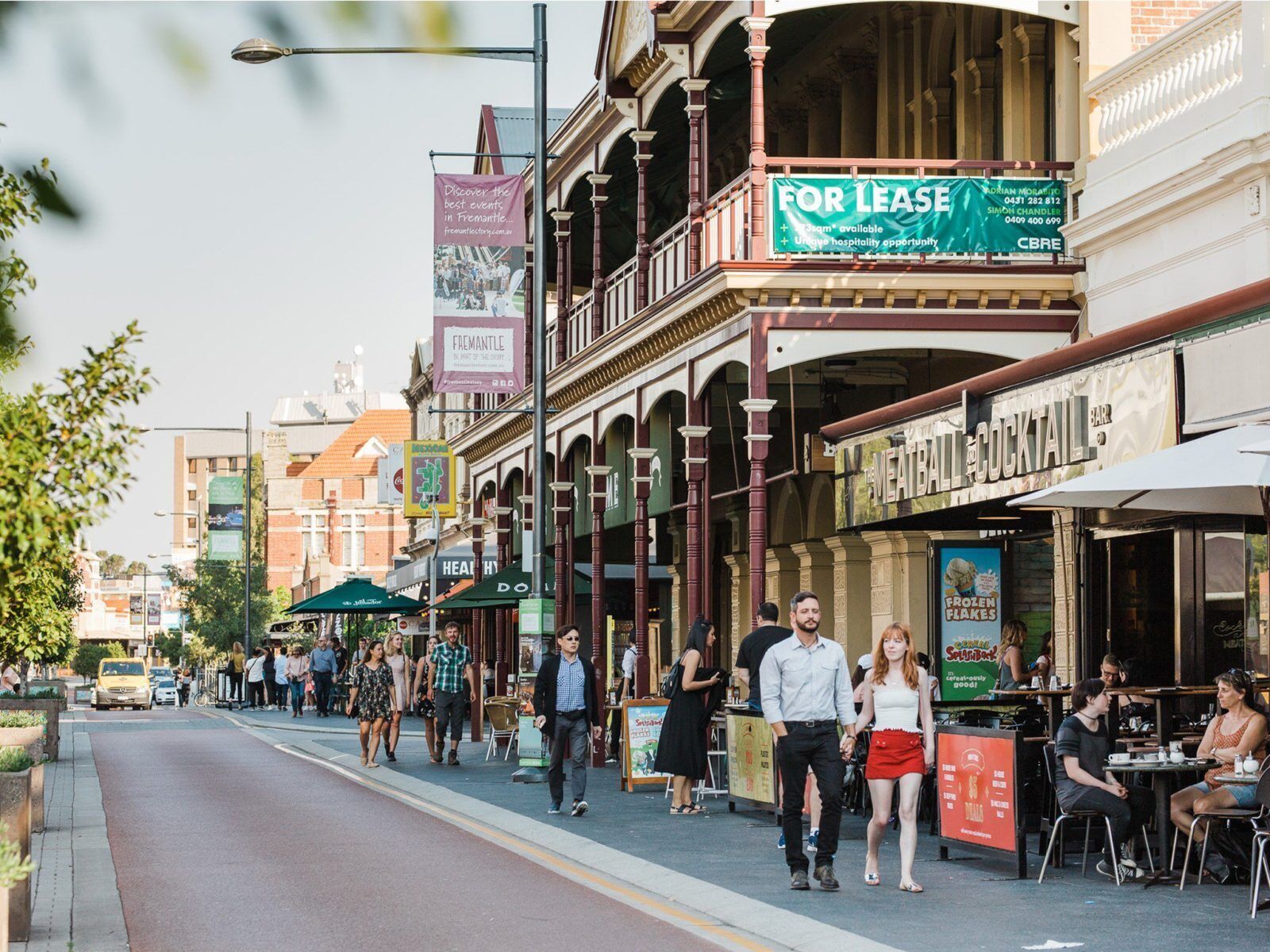 Character Loft House- walk to the beach and cafes — image 29