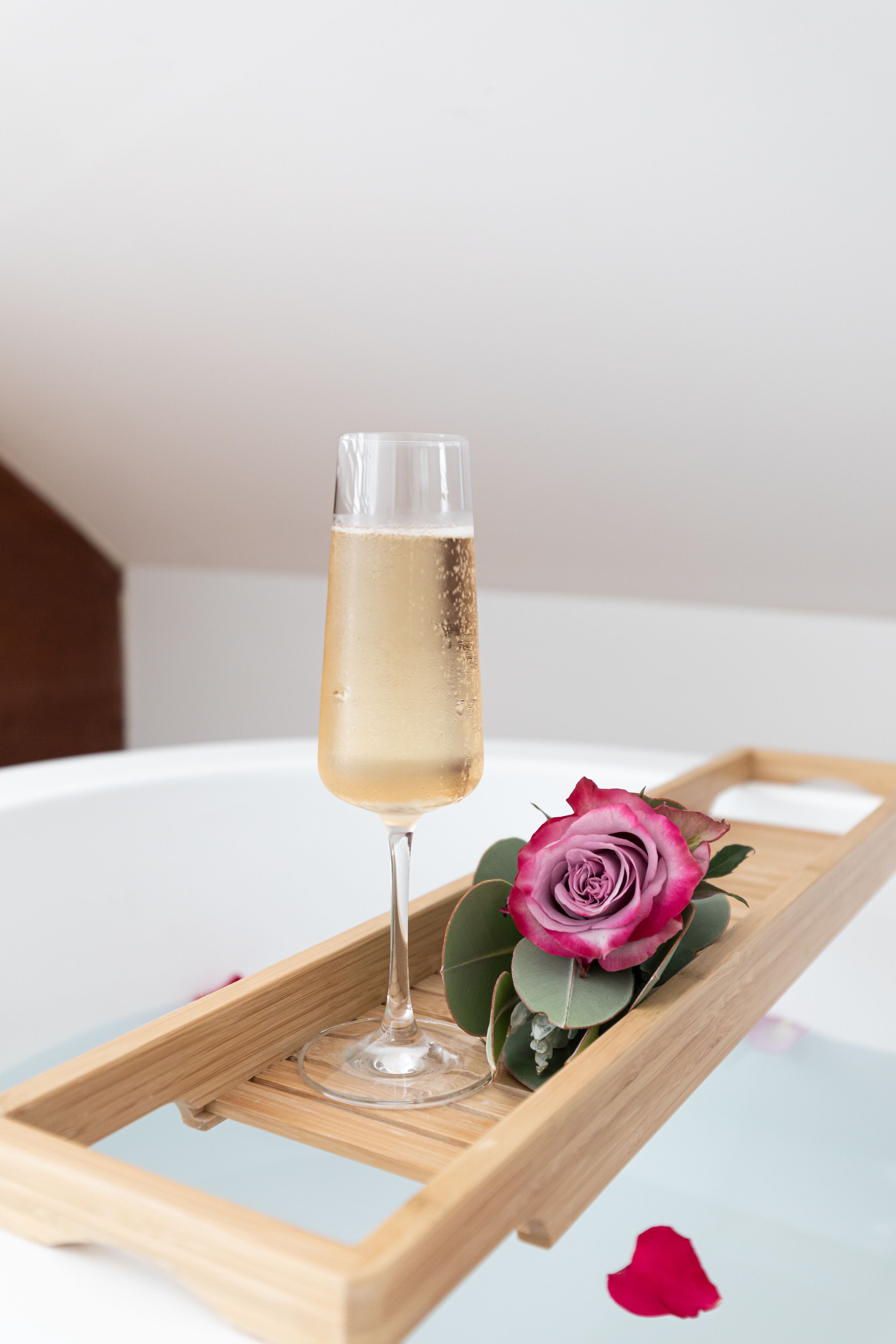 Character Loft House- walk to the beach and cafes — image 13