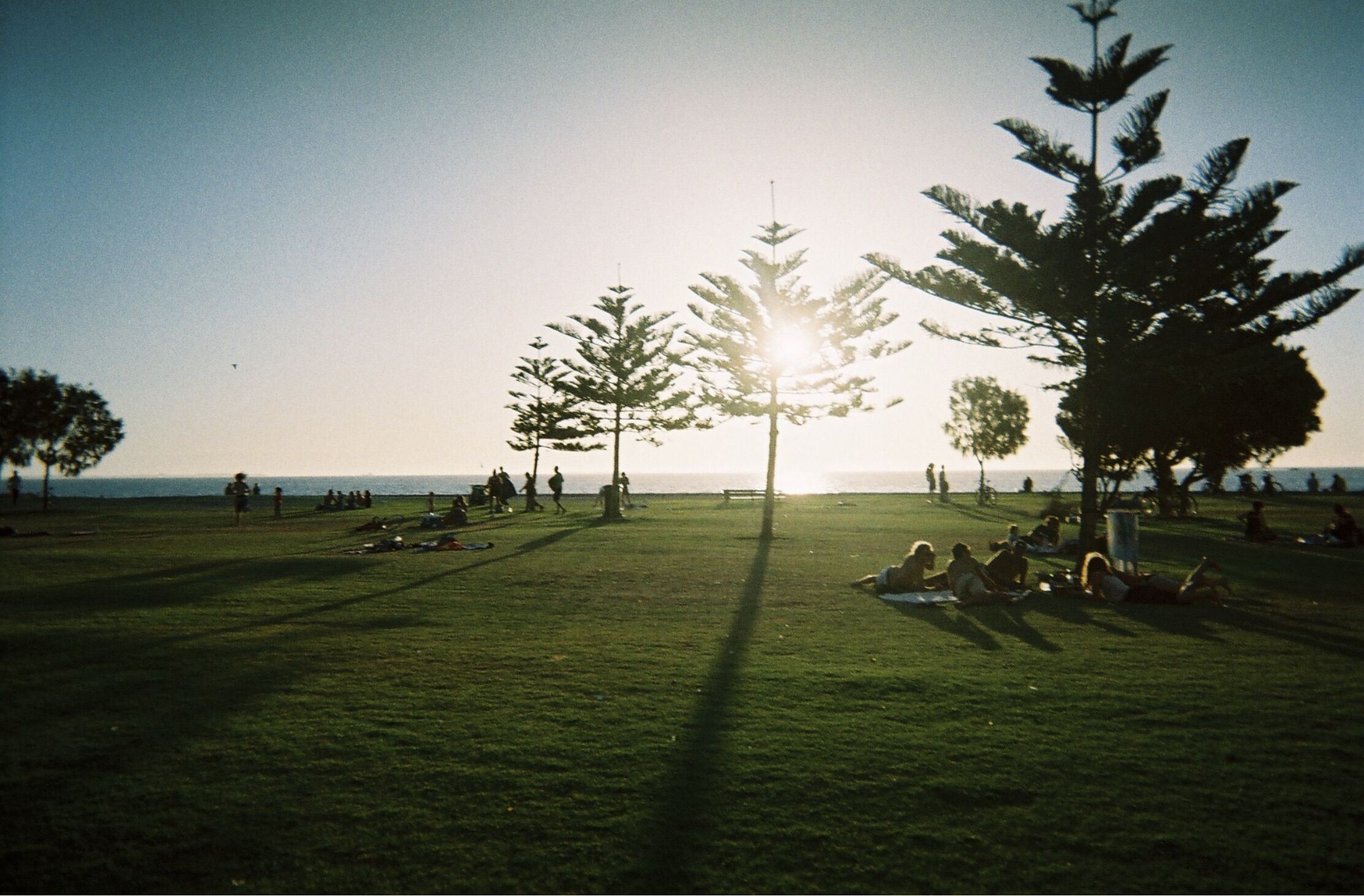Character Loft House- walk to the beach and cafes — image 30