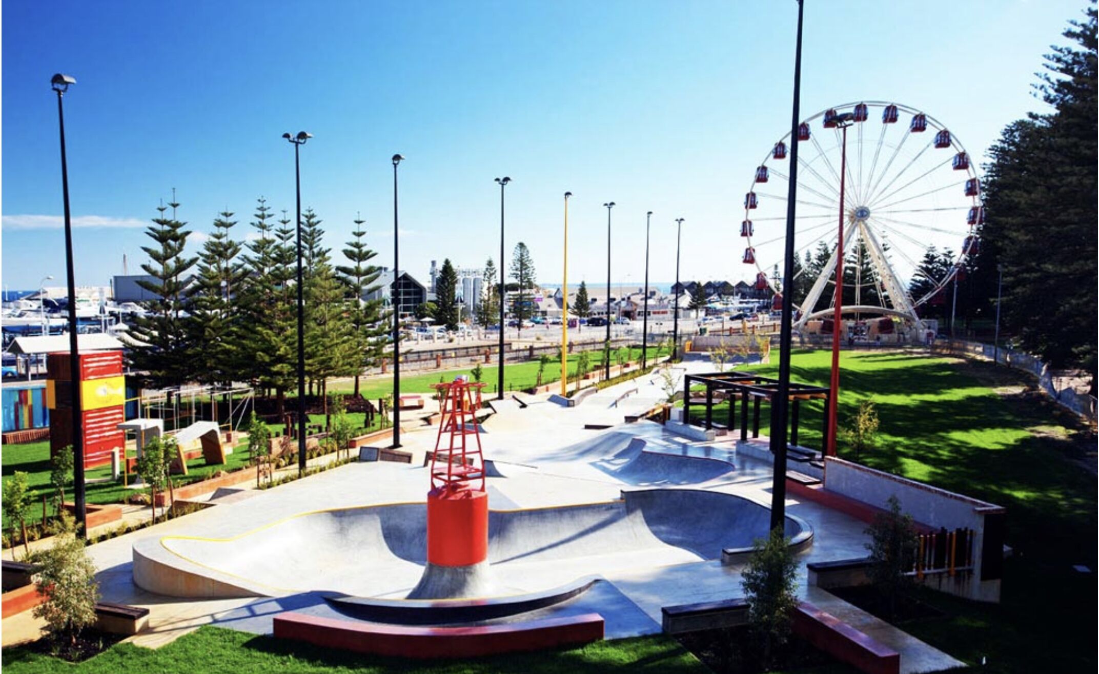 Character Loft House- walk to the beach and cafes — image 3