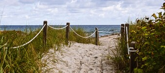 Hillsboro Beach Resort by Kasa