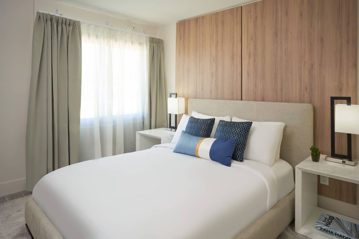 1 bedroom, individually decorated, individually furnished, bed sheets