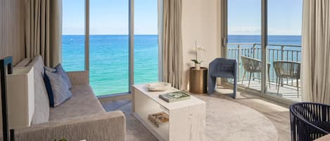 King Suite, Oceanfront (Self Check-in) | Living area | 40-inch Smart TV with cable channels, TV