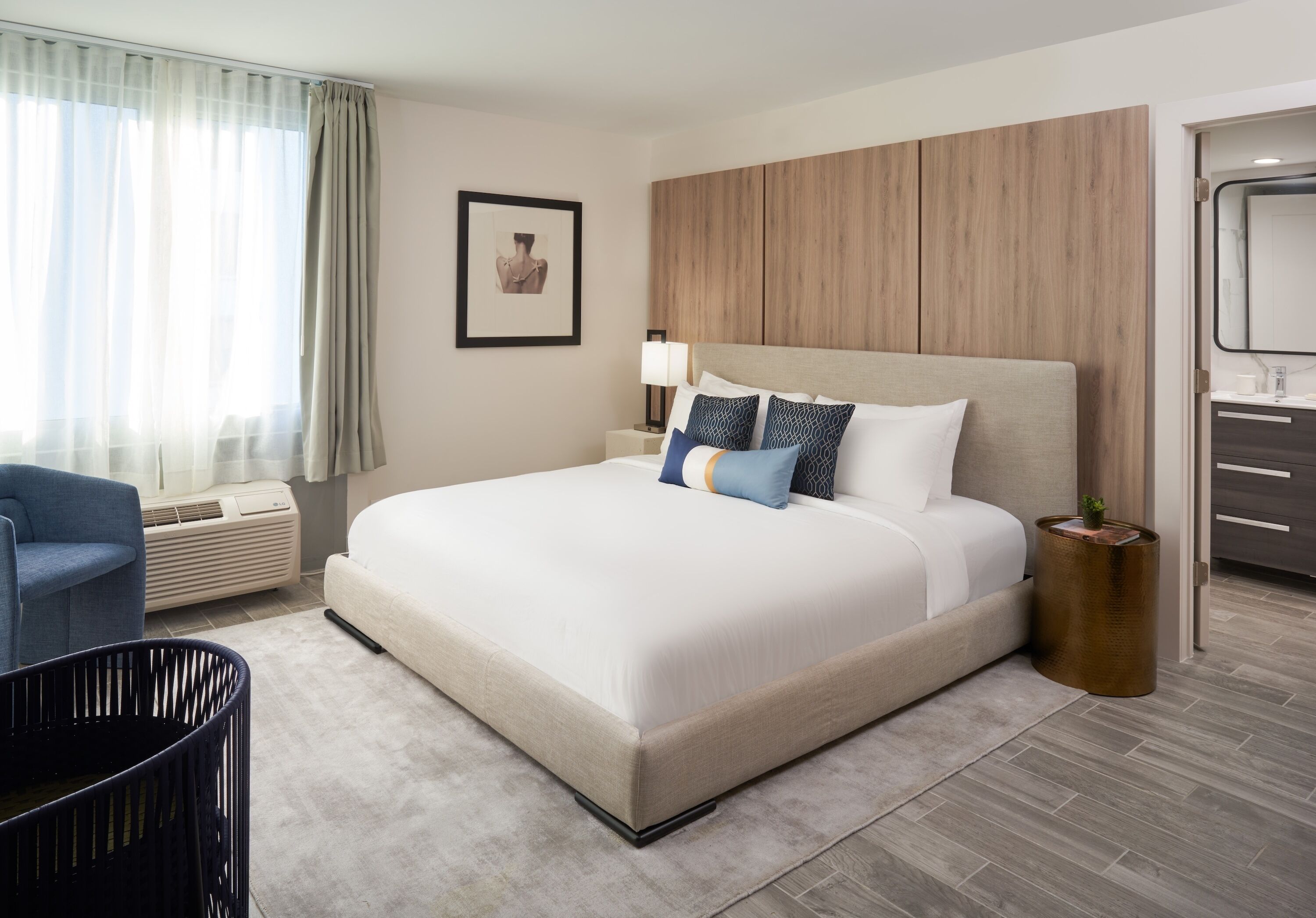 King Room, Partial Ocean View (Self Check-in) | Individually decorated, individually furnished, iron/ironing board