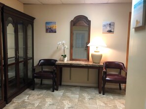 Interior - Peaceful and relaxing! 8+ acres 300+' waterfront on beautiful Medina Lake/River (Pipe Creek)