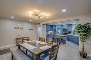 Dining - Superb Home w/ New Heated Pool, Grill, & Fire Pit (Scottsdale)