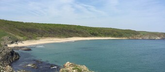 Lovely 4-bed House in Kosti