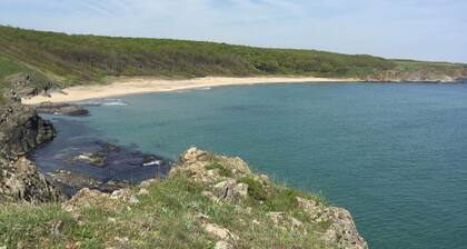 Lovely 4-bed House in Kosti