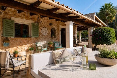 Casa con piscina en bonito entorno. Mia