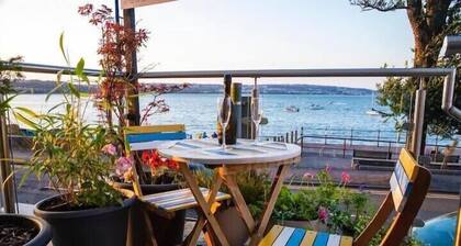 Luxury apartment with beautiful sea views. Private parking, lift and hot tub.