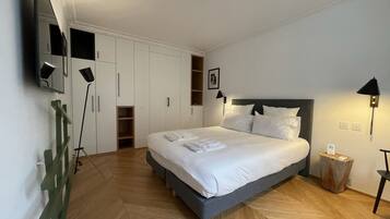 2 bedrooms, in-room safe, travel crib, free WiFi