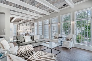 Smart TV, fireplace, stereo