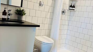 Suihku, hiustenkuivaaja