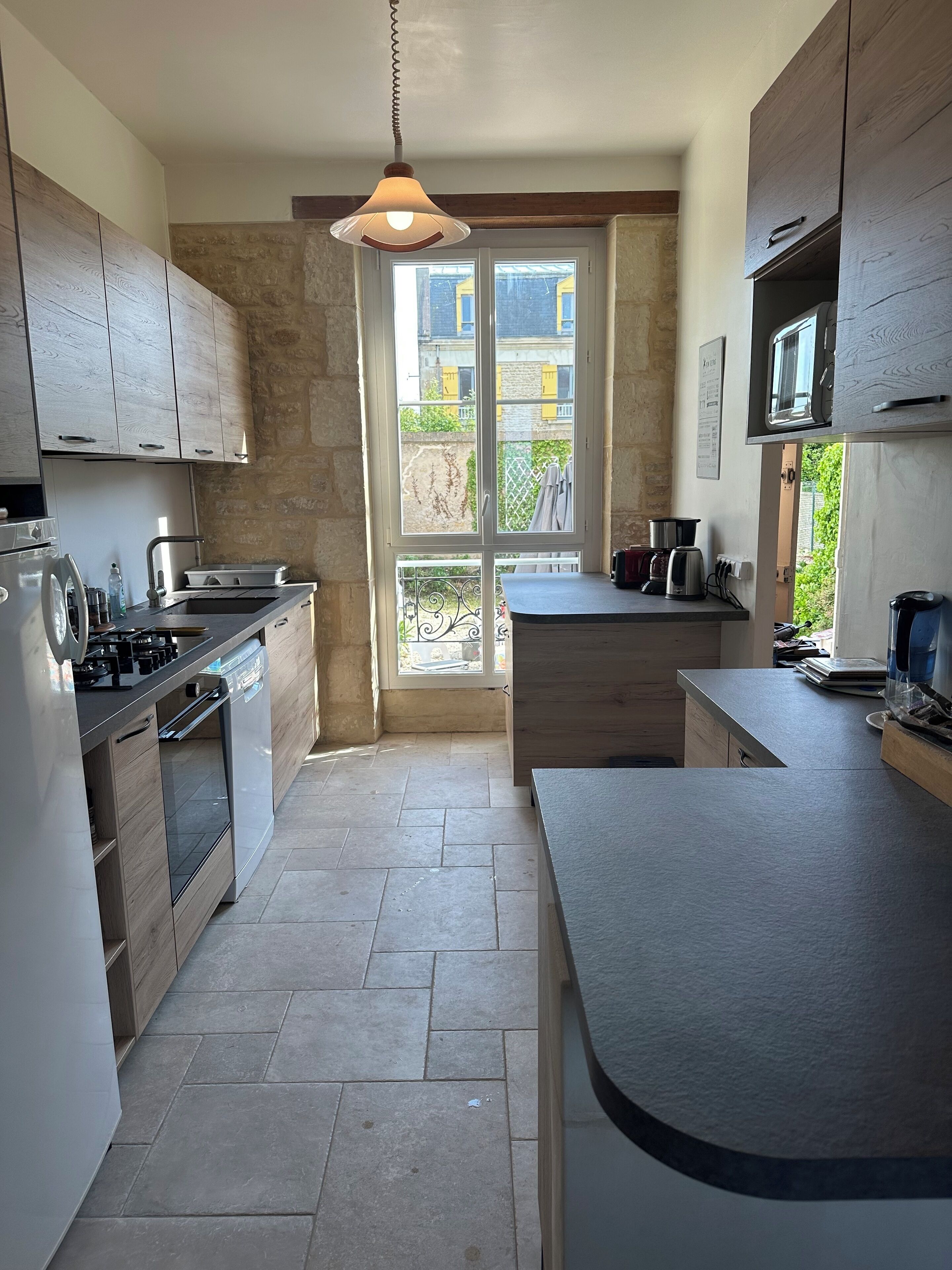 Frigorifero, microonde, forno, piano cottura