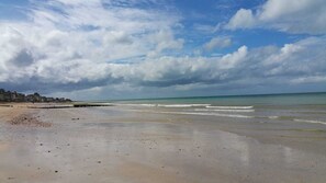 Plage, chaises longues