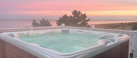 Tina de hidromasaje al aire libre