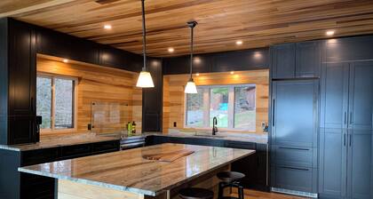 Sunset Heights: Modern Rustic Oasis on Georgian Bay