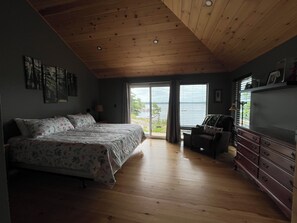 3 bedrooms, desk, free WiFi, bed sheets