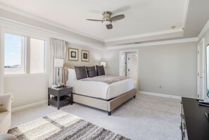 3 Schlafzimmer, Schreibtisch, Bügeleisen/Bügelbrett, kostenloses WLAN