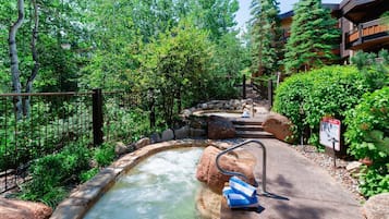 Bañera de hidromasaje exterior