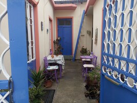 House | Outdoor dining