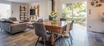 Les Oies de Julia, renovated home in the Dordogne with private pool and terraces