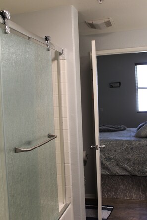 Towels, toilet paper - Corporate 30 day rental (Temecula)