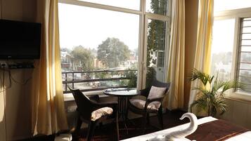 4 chambres, fer et planche à repasser, Wi-Fi, draps fournis