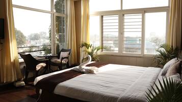 4 chambres, fer et planche à repasser, Wi-Fi, draps fournis