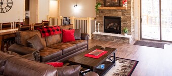 4Br 2Ba Newly Renovated Cabin on Chippewa Flowage with New Dock!