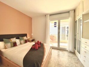 2 bedrooms, iron/ironing board, Internet, bed sheets