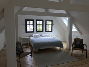 3 間睡房、熨斗/熨衫板、可攜式嬰兒床、免費 Wi-Fi