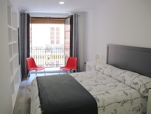 3 chambres, fer et planche à repasser, Wi-Fi gratuit, draps fournis