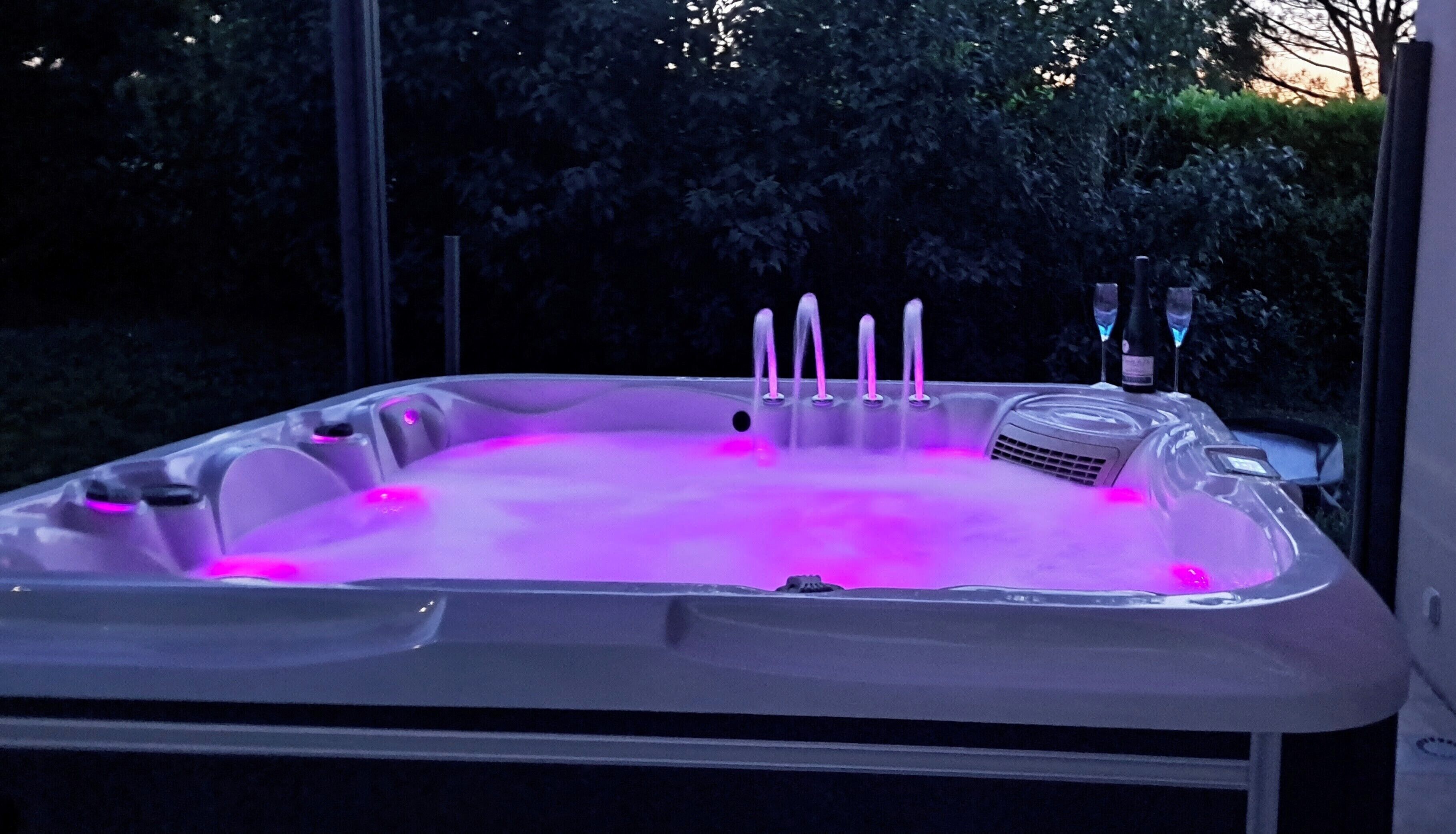 Bain à remous extérieur