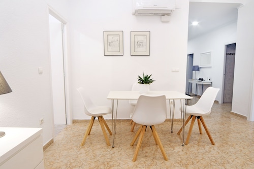 Central 3 bedroom apartment