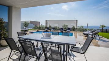 Luxury Villa | Teres/patio