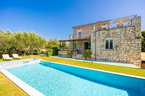 Pool - Villa Dimitris - Three Bedroom Villa, Sleeps 6 (Apokoronos)
