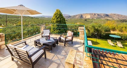 Villa Dimitris - Three Bedroom Villa, Sleeps 6
