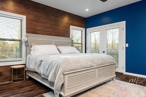 4 bedrooms, travel crib, free WiFi, bed sheets