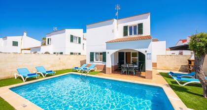Villa La Luna - Three Bedroom Villa, Sleeps 6