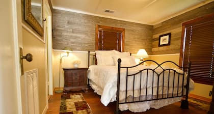 Cozy Main Street Cottage