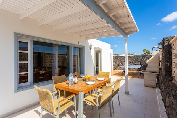 Outdoor dining - Villa Zoe - Three Bedroom Villa, Sleeps 6 (Tías)