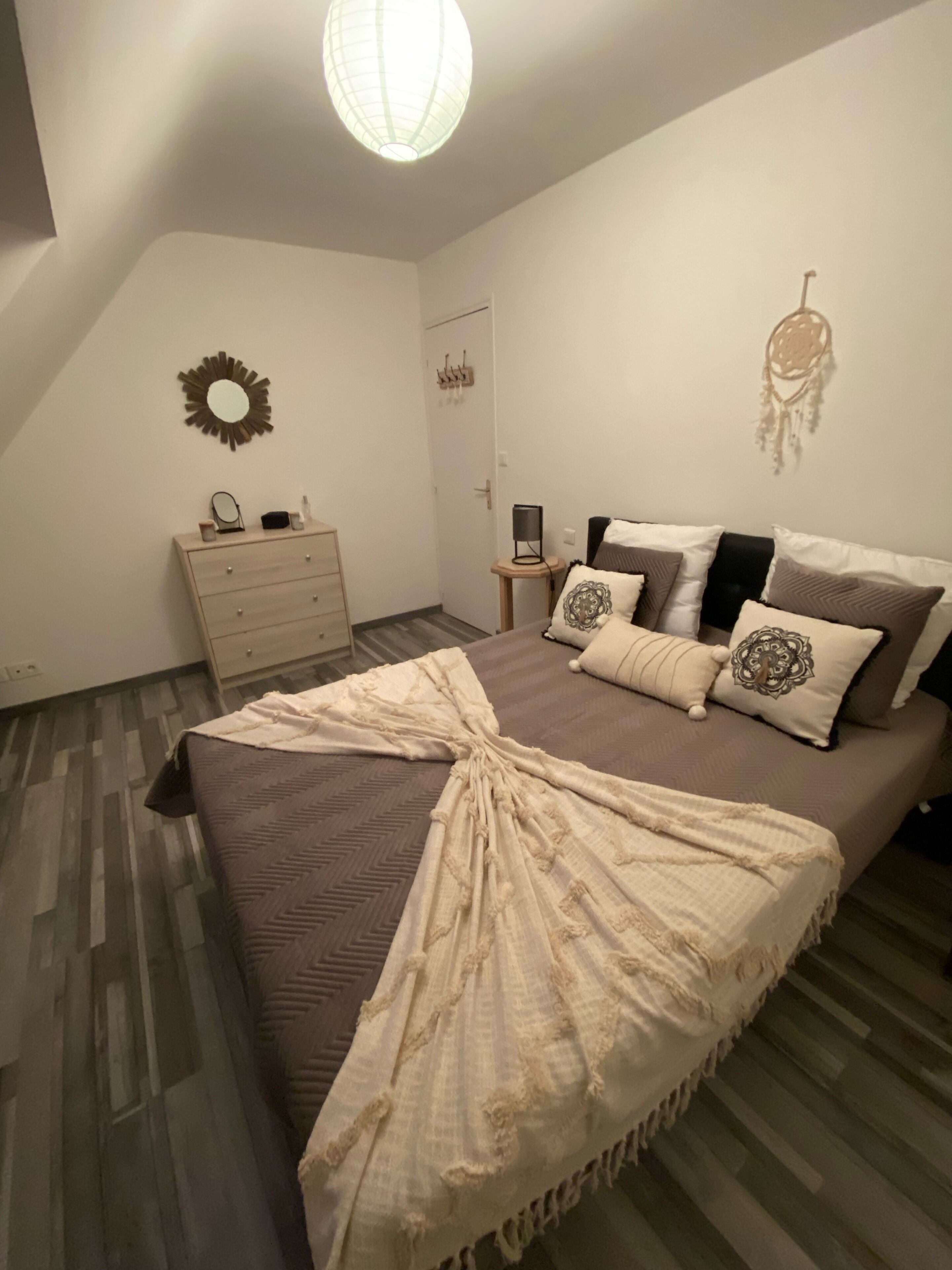 4 chambres, lit parapluie, Wi-Fi, draps fournis