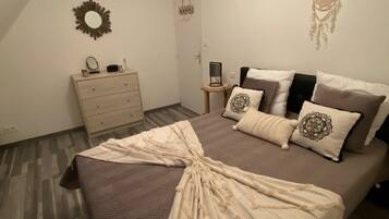 4 chambres, lit parapluie, Wi-Fi, draps fournis