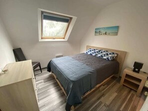 4 Schlafzimmer, Reisekinderbett, WLAN, Bettwäsche