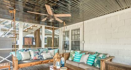 Heated Pool Access, Great Outdoor Space & Firepit!